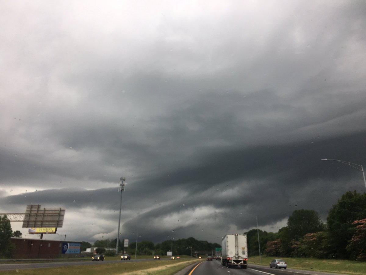 Steph32571's tweet photo. Tuscaloosa sky this afternoon @spann #Viewtiful #Godisgood https://t.co/ckMrLAOfME