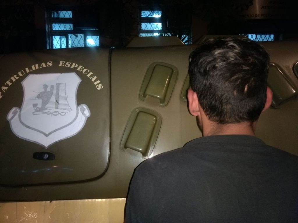 BOE_RS's tweet photo. #PrimeiroBoe Prisão de Indivíduo por Cumprimento de Mandado #PATRES https://t.co/5jytmtmrrw https://t.co/wcCYk7NeXm