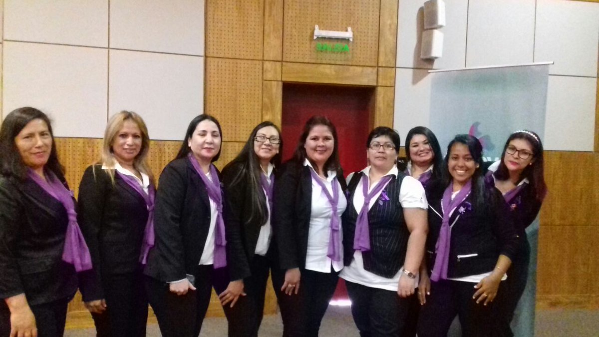 fulupy's tweet photo. El plantel médico del área de Reumatología, la comisión directiva de la fundación y algunos miembros en la inauguración. #FULUPY https://t.co/5nSGCsT3ph