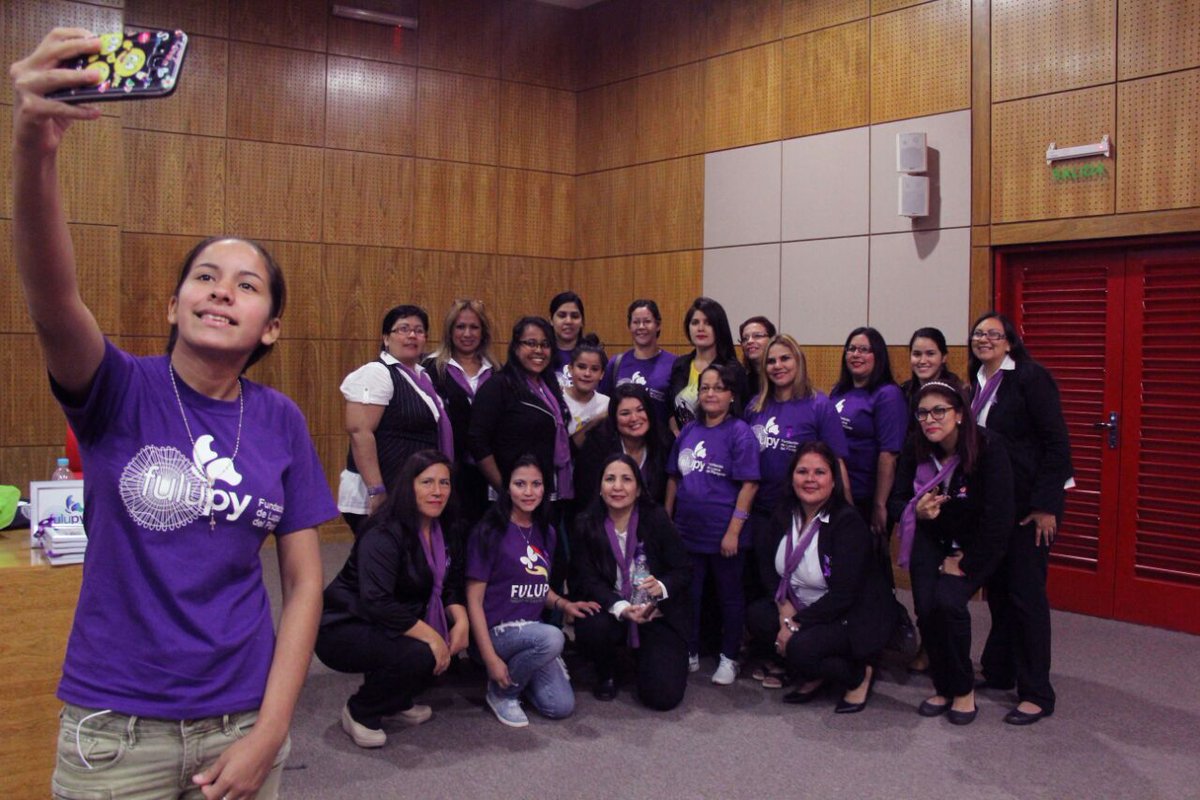 fulupy's tweet photo. El plantel médico del área de Reumatología, la comisión directiva de la fundación y algunos miembros en la inauguración. #FULUPY https://t.co/5nSGCsT3ph