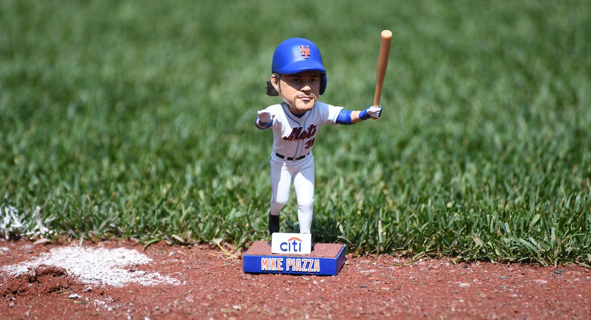 Mets's tweet image. Retweet to win a @mikepiazza31 bobblehead! 

Rules: atmlb.com/2pY0TLV