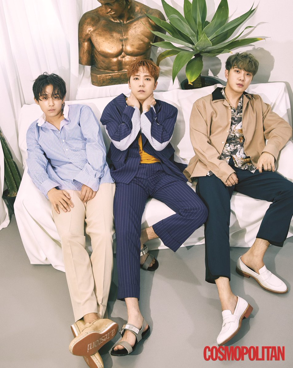 FNC_ENT's tweet photo. [#FT아일랜드] 올 해로 데뷔 10주년을 맞는 밴드 #FTISLAND 의 멤버들간의 케미가 돋보이는 화보를 공개합니다! 밴드로서의 진지하고 솔직한 면면들이 담긴 인터뷰와 더 많은 화보는 <#코스모폴리탄> 6월호에서 확인해주세요 :-) https://t.co/IoSjujLjbt