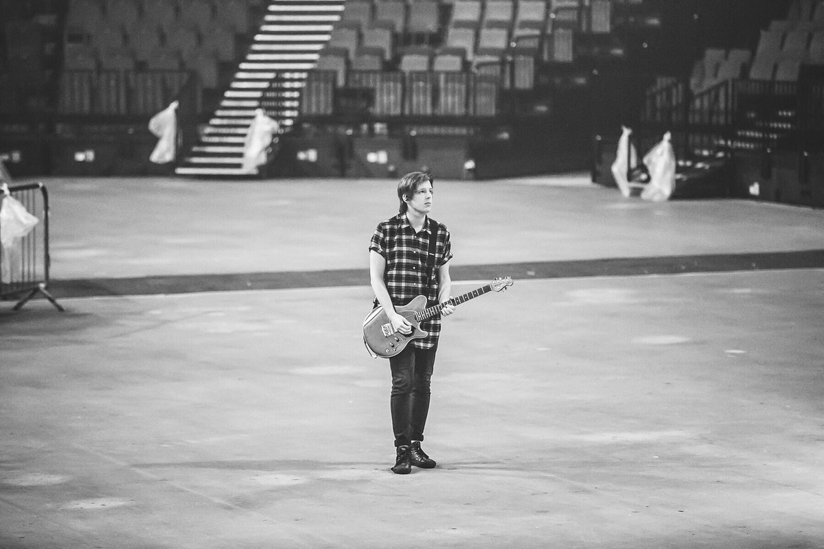 DanielGow's tweet photo. 💔 Thinking of you Manchester. Be safe https://t.co/jM4SNMgccd