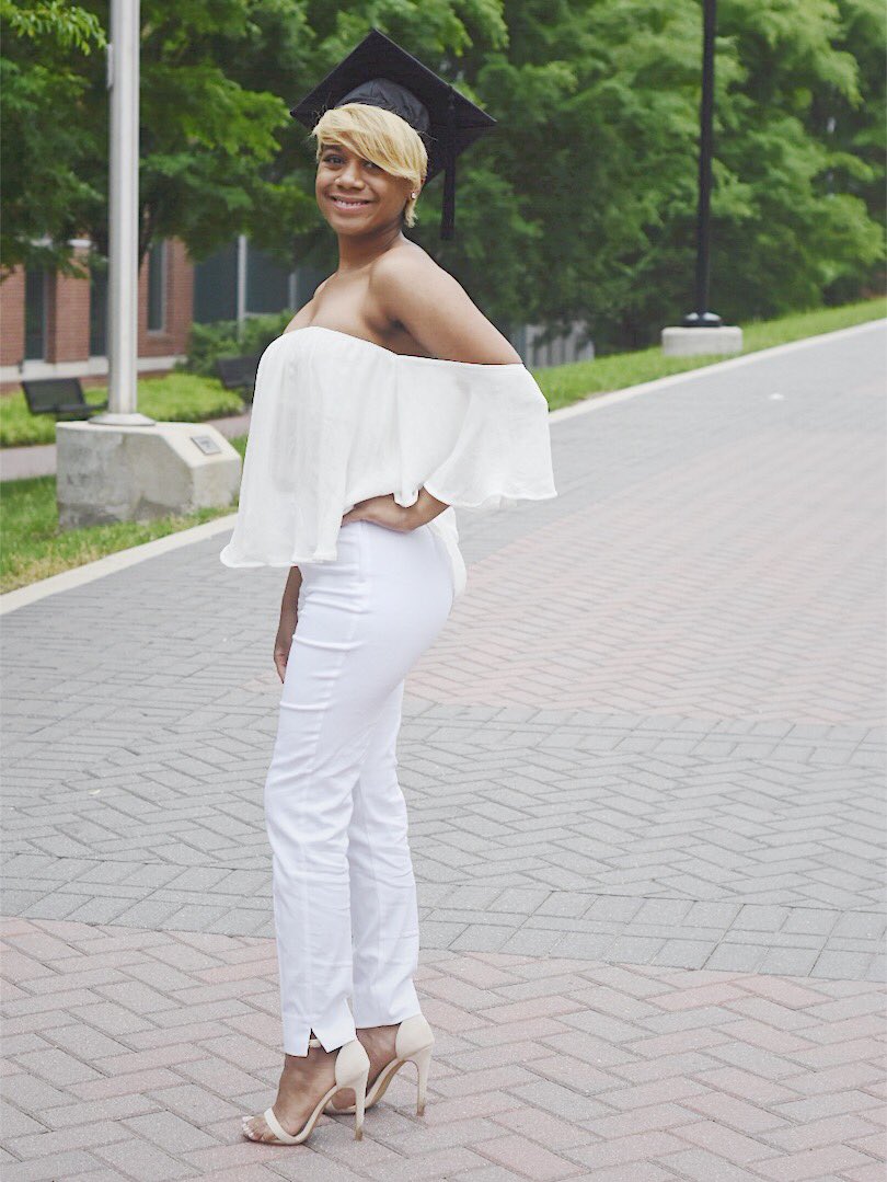 ivy_sierr's tweet photo. This degree is for all the people that said I wouldn't make it, look at me now. #towsongrad #blackgirlmagic #browngirlmagic #welit 💕🎓✨ https://t.co/89NwsHR4Y6
