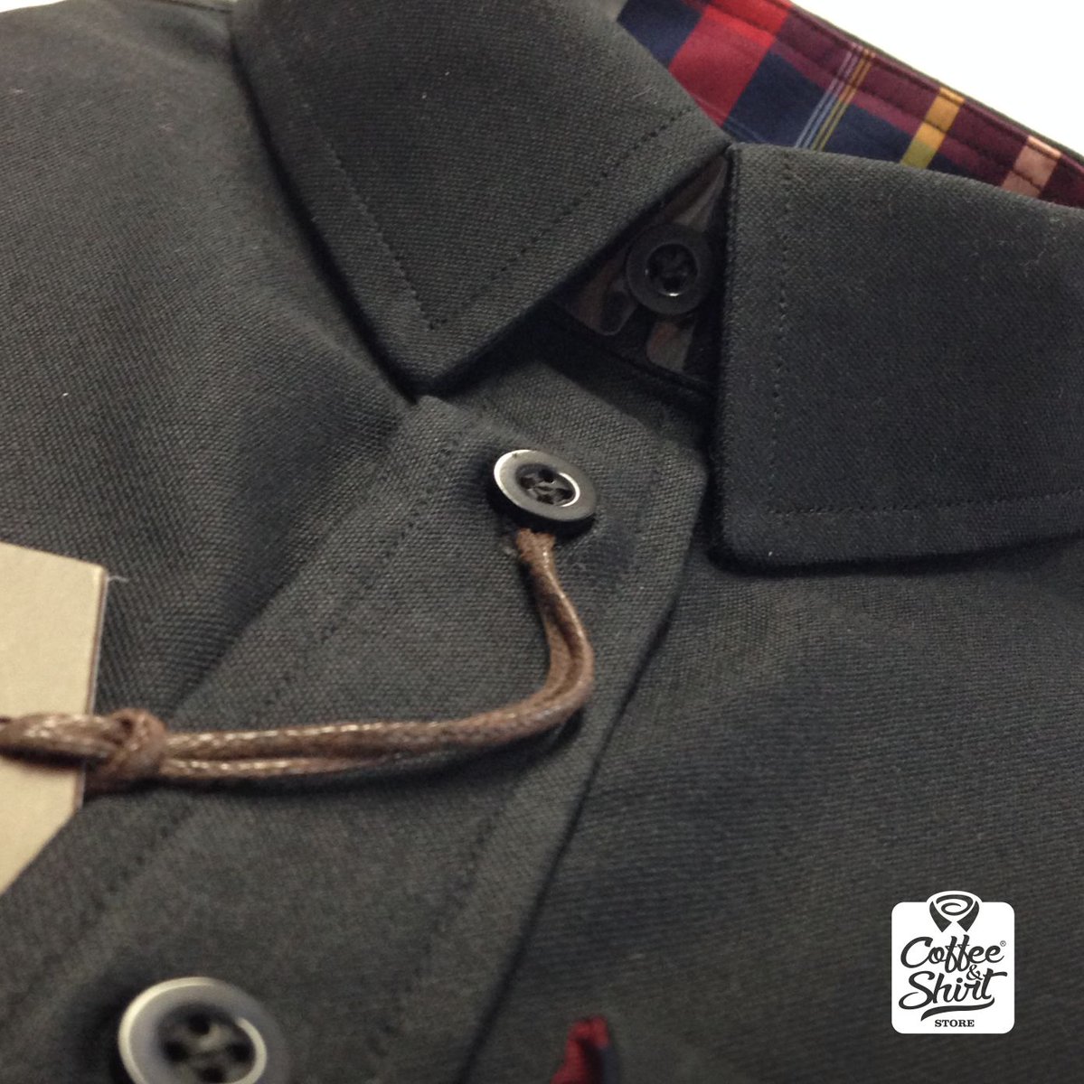 CoffeeShirtS's tweet photo. El color negro se asocia al poder y prestigio; y te da sofisticación.
#CoffeeShirtStore #TipsCoffeeShirt #ModaCoffeeShirt #HechoenColombia https://t.co/bDKa5bkvAX