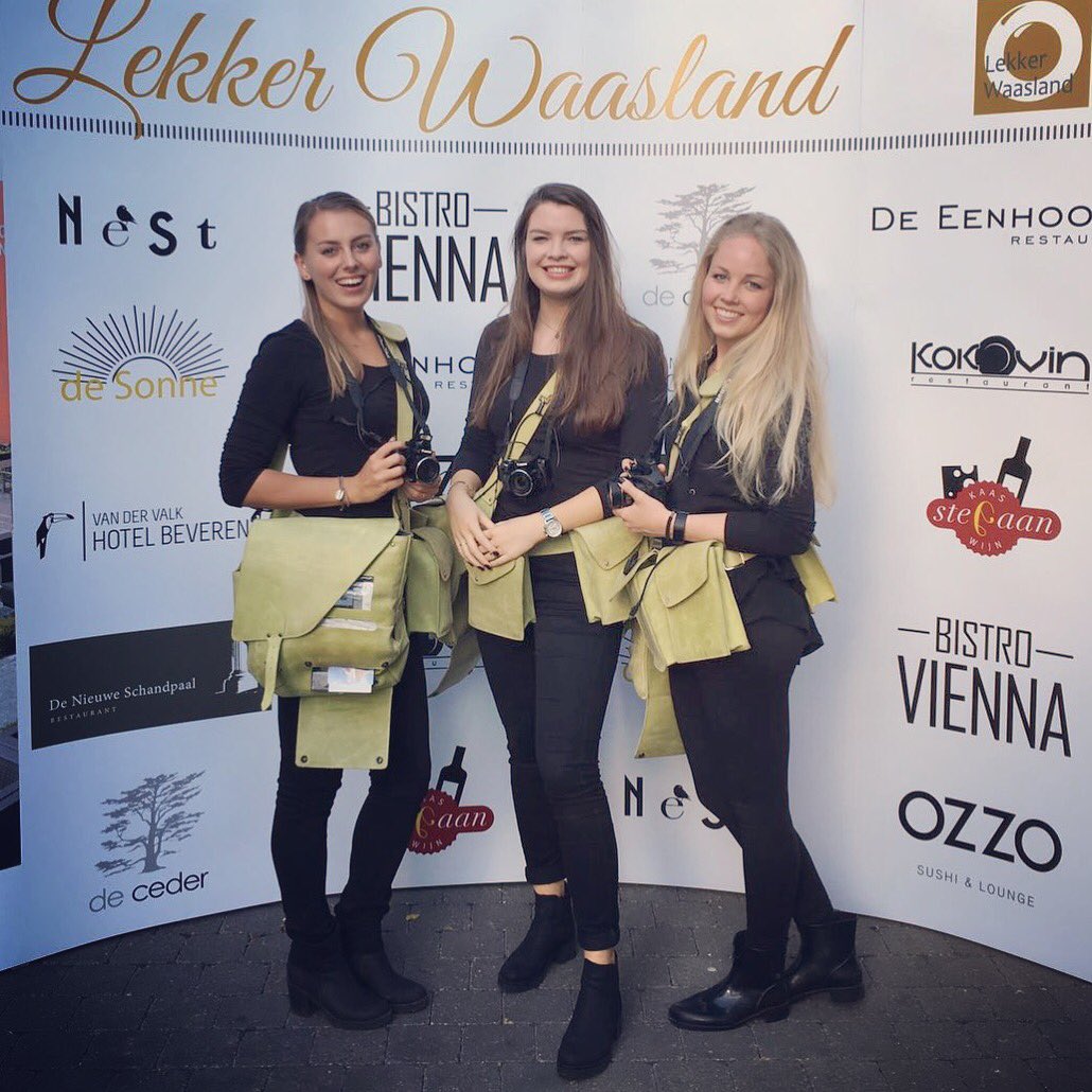 Wat was #GezelligWaasland leuk bij <a href="/HotelBeveren/">Hotel Beveren</a> !! Iedereen helemaal happy en leuke mensen!!!#camerameisje #hotelbeveren #fotomarketing