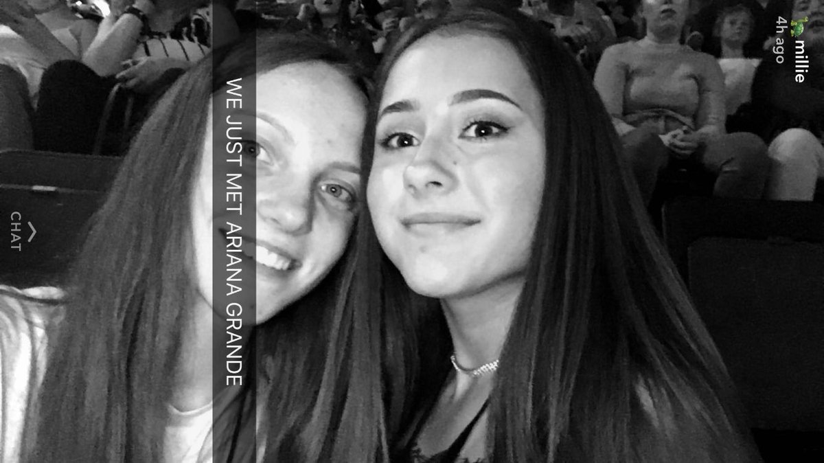 sparklystoessel's tweet photo. PORFAVOR RETWEET,estas son algunas de las chicas desaparecidas en el concierto de Ariana Grande #Manchester #PlayForManchester porfavor 🙏😥 https://t.co/0F69oPkYMV