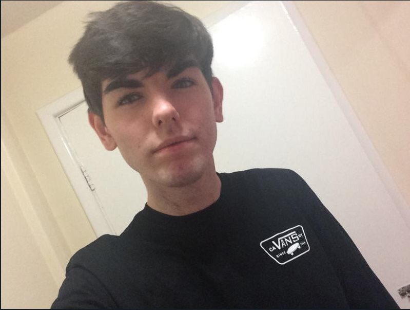 nat_resendiz123's tweet photo. more people that haven't been found in manchester
please rt, spread the word, and save a life 
#DWTManchester 
#ManchesterArena https://t.co/tWl2QjKgcS