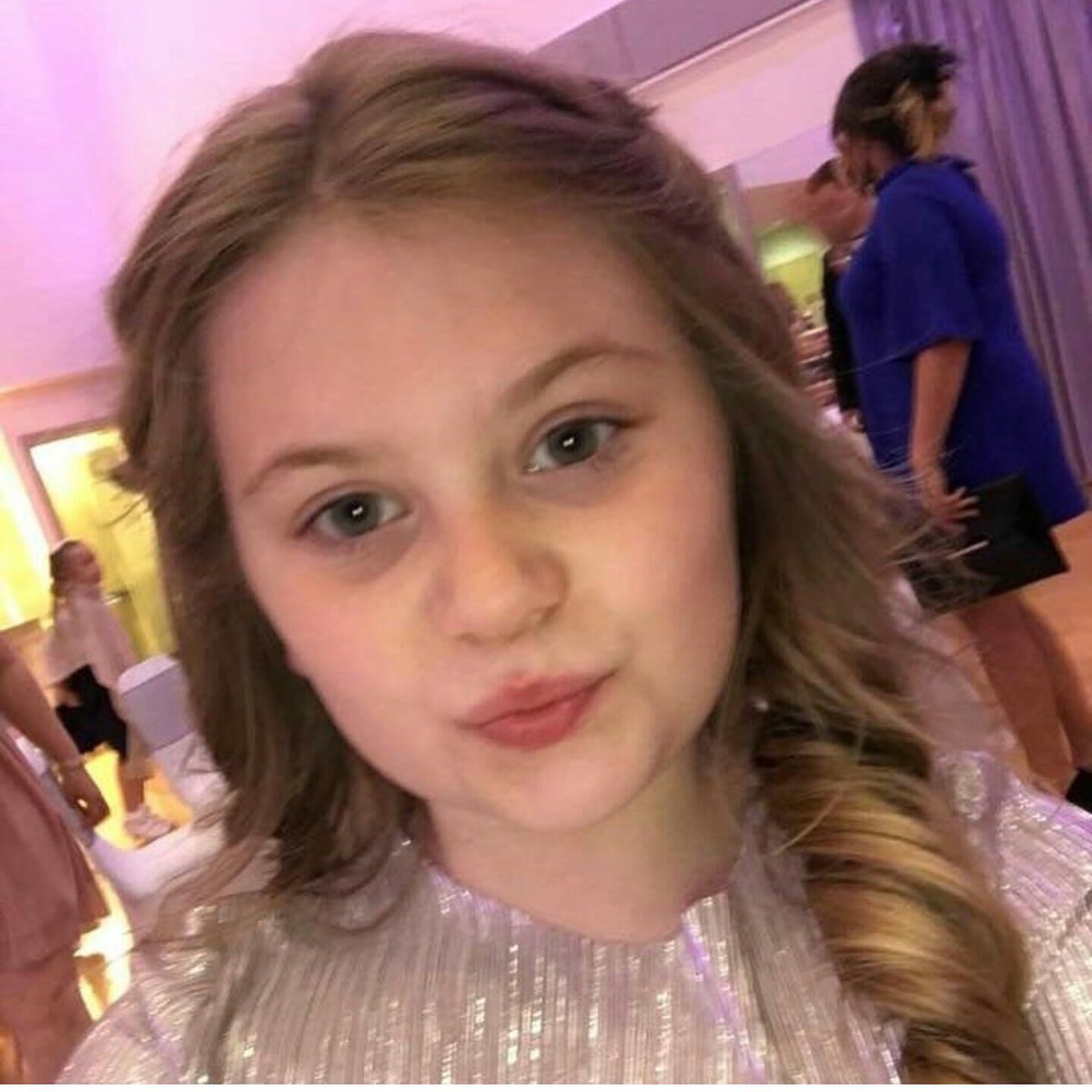 nat_resendiz123's tweet photo. more people that haven't been found in manchester
please rt, spread the word, and save a life 
#DWTManchester 
#ManchesterArena https://t.co/tWl2QjKgcS