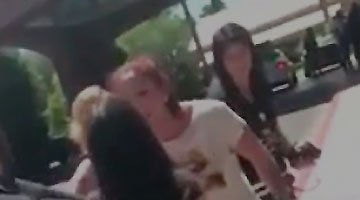 Lutadora do UFC agredida por Cris Cyborg promete processar brasileira; veja o vídeo mg.superesportes.com.br/app/noticias/m…