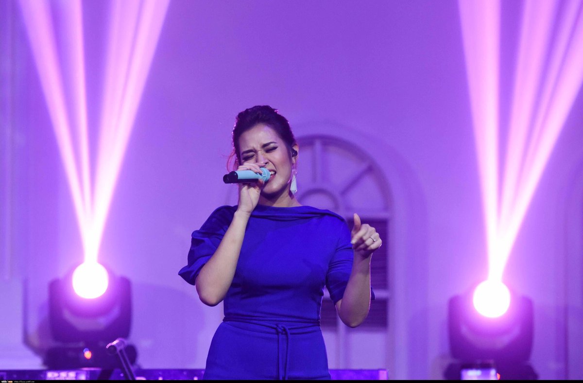 yourRAISA_MLG's tweet photo. Pegang tanganku bersama jatuh cinta💚💚🙏🙏💍💍😇😇 https://t.co/770TwziusB