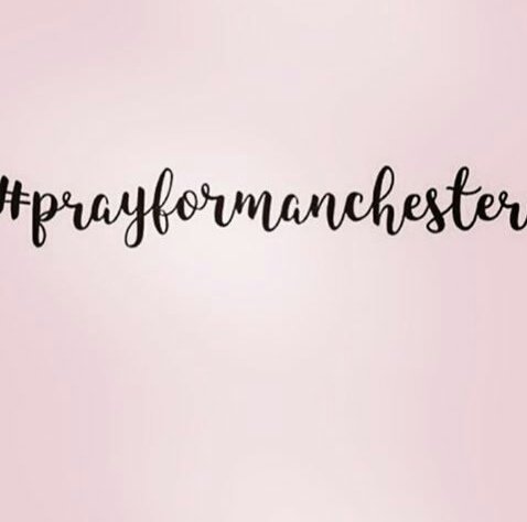 sonia_marcoss's tweet photo. #PrayForArianators https://t.co/12Jf9v5eBr