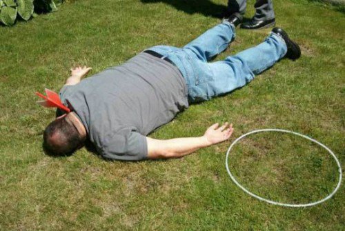 magic925's tweet photo. It's #NationalBackyardGamesWeek But please exercise caution with the lawn darts. #lawndarts #oops https://t.co/o3mODkudhM