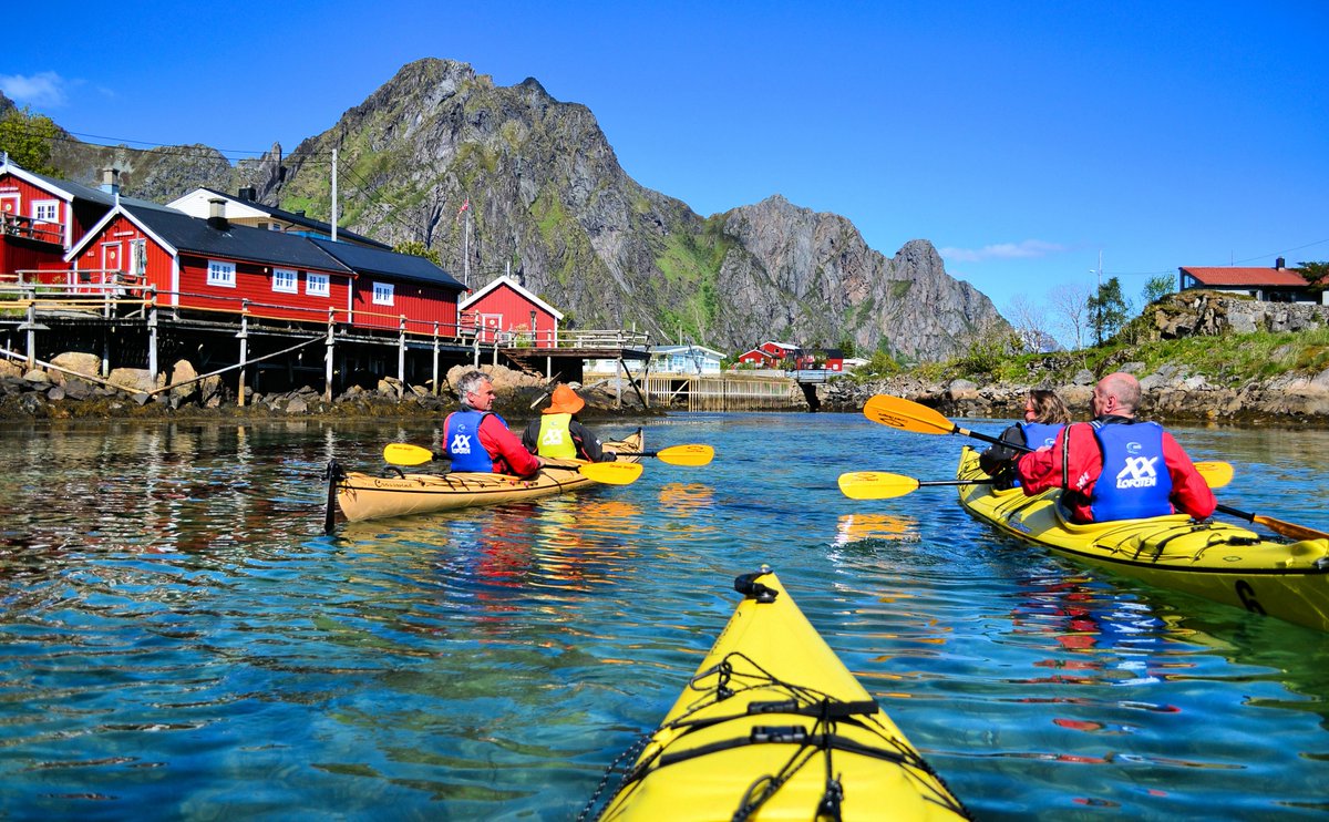 @hikingwithgeeks Ask and you shall receive. Kayaking with @VisitnorwayUSA and <a href="/XXLofoten/">XXLofoten</a> . What a spectacular day!