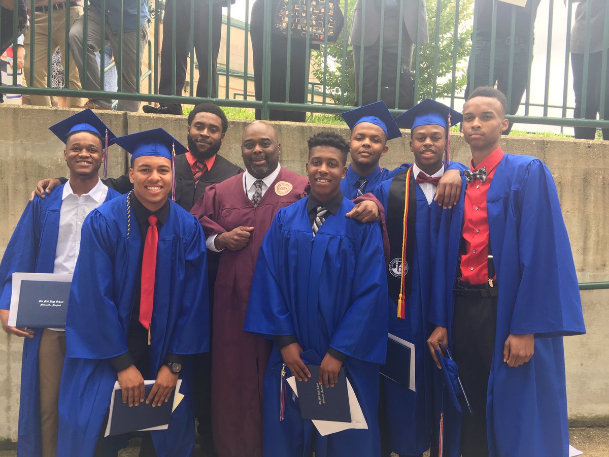 CoachFranchize's tweet photo. If they don't play ๐1 second, I'm still elated as they are all going to college #teamfranchize @Francis_Sports @OMPatsBB #weallwegot #1@Aโฑ https://t.co/Fa6fuKbqvg