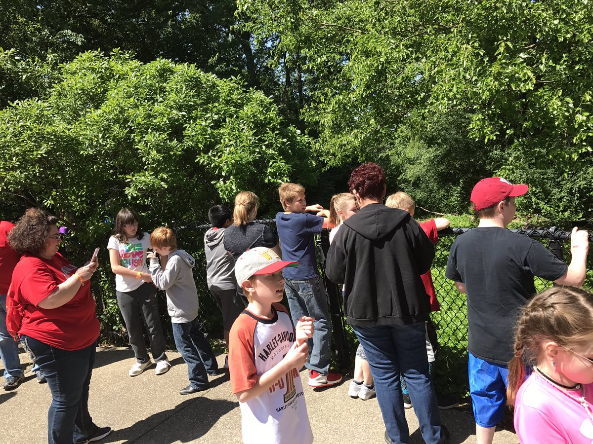 atriplett99's tweet photo. End of the year field trip!! @MrsHernanGrade5  I think the kids had a ton of fun!! https://t.co/ixn19ftKXu