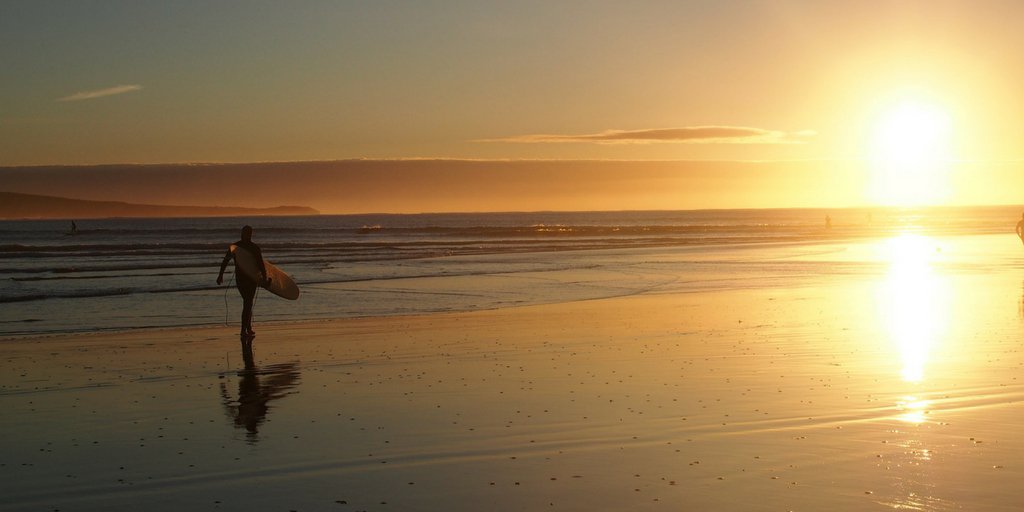 Waves_Chaser's tweet image. Tropical Sunset lens Flare #ocean #SAgear #surfassassin #surfers #surf #surfing
