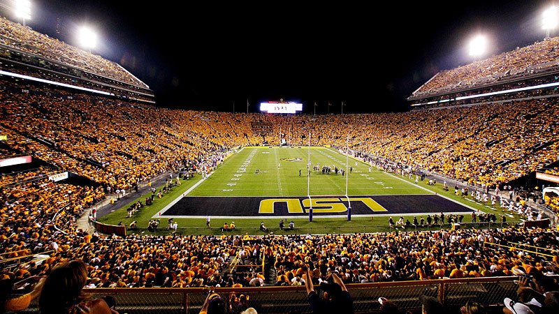 BracketBattles1's tweet photo. Most HISTORIC Stadium
•College Football - elite 8•

RT ~ Nebraska
Fav ~ LSU https://t.co/DFyN77pEFj