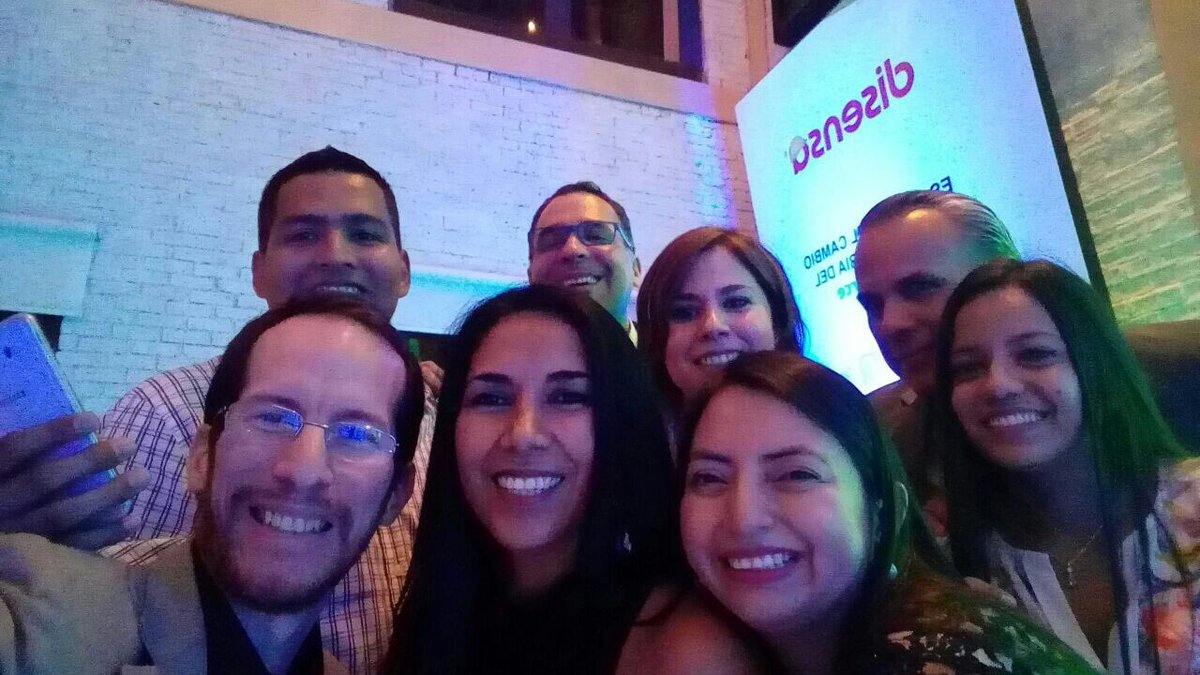 imagetech_ec's tweet photo. ¡Gran equipo! 
Lanzamiento @paymentezec 
@irwinfranco @balicev @WenVivero @vickyvalverdeg @ueig @mullercardenas @alfre_1824 @leonardoottati https://t.co/56vCv5N2Ym