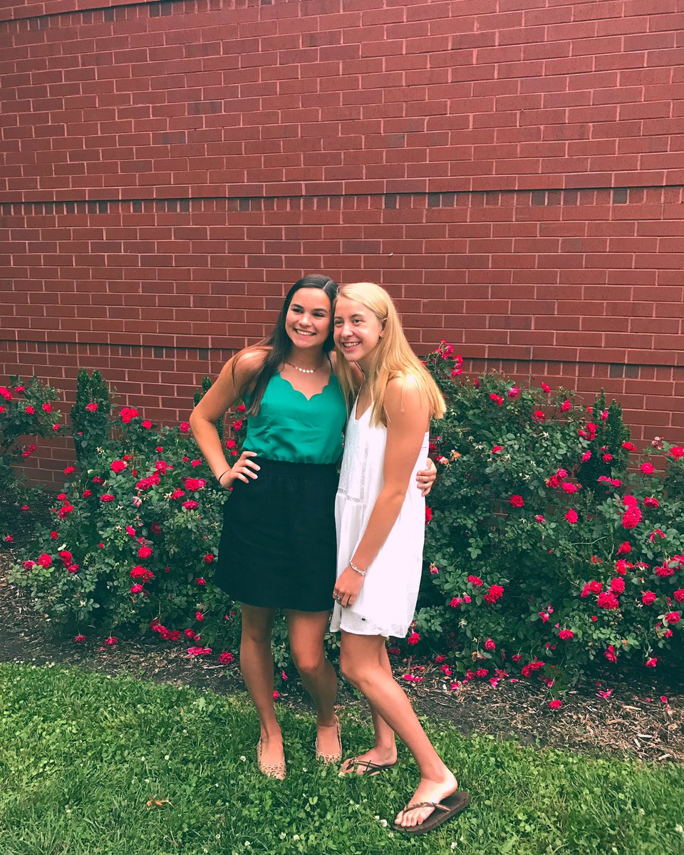 morganwhaleyyy's tweet photo. wac banquet💙 https://t.co/j2Y02kEegS
