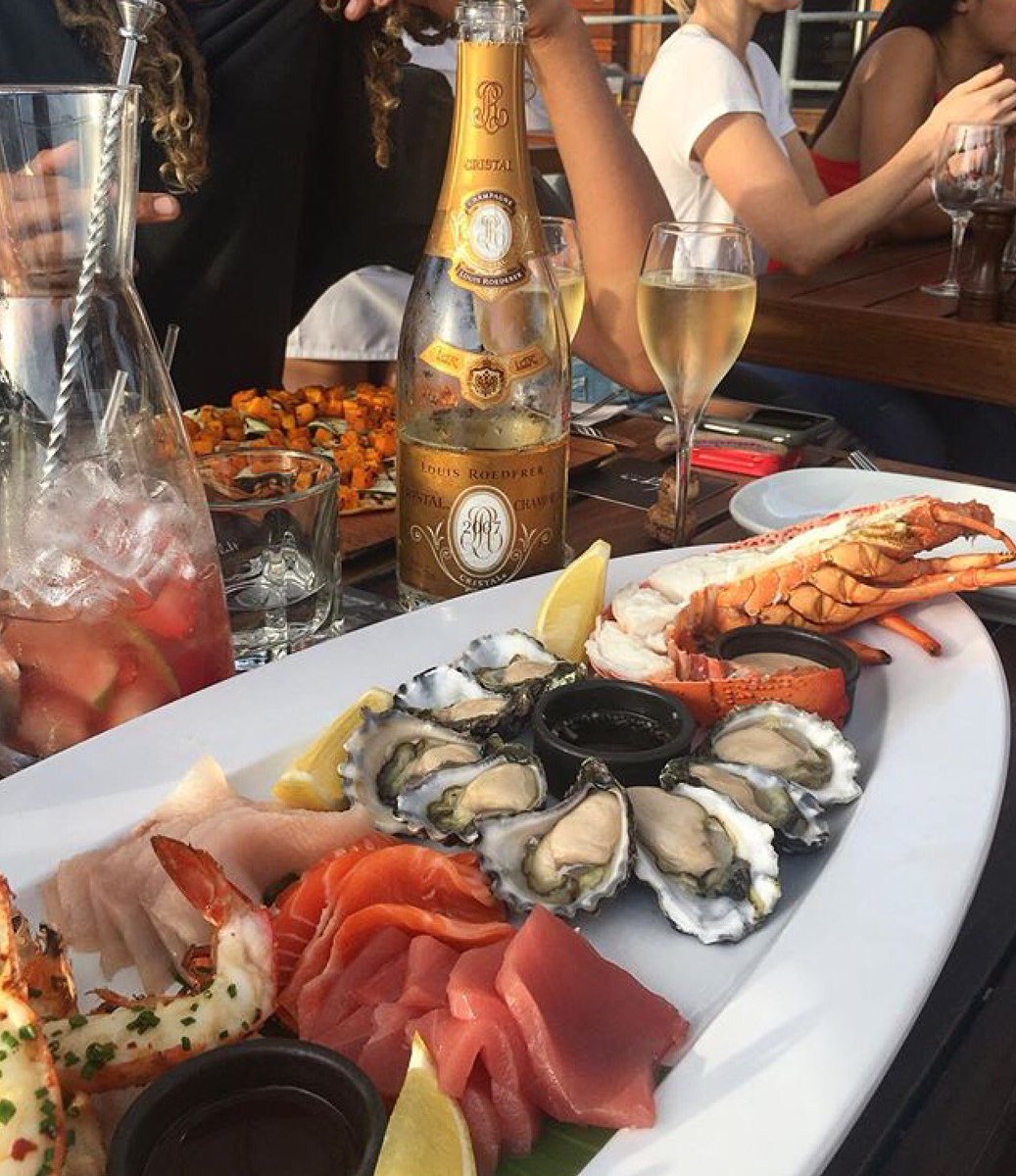 DemiCassiani's tweet photo. A Feast Fit for a King paired with @LouisRoederer_ #food #foodie #champagne #wine #luxury 📷JoeSkinner #hugosmanly @JMiquelWine @winewankers https://t.co/VylufVWxii