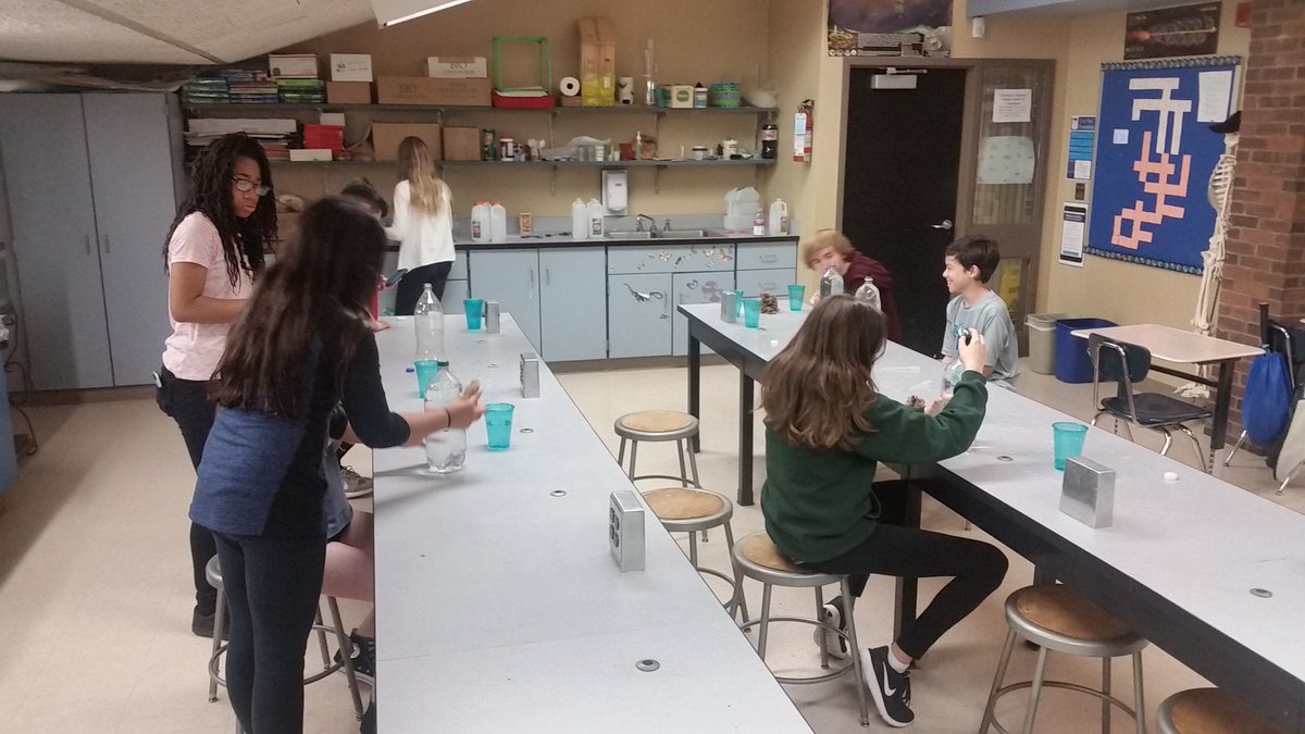 ACSRochester's tweet photo. RT @bethguzzetta: AC #ScubaDiving, #RockClimbing, &amp; #Science #MayTerm exploring pressure w/ #Cartesiandivers https://t.co/CVpnz0oUE1