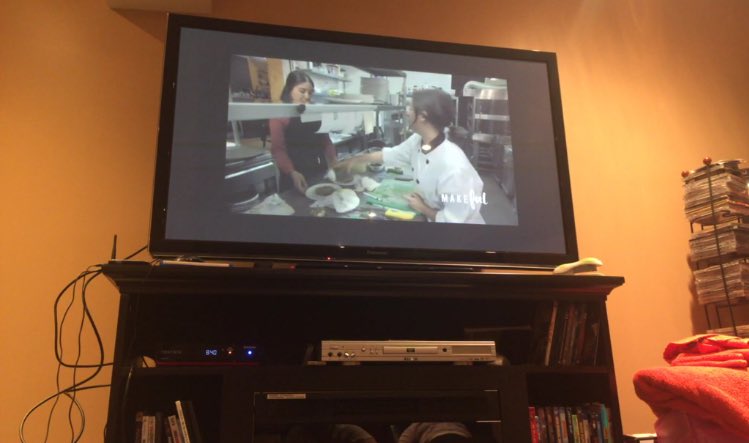 emacri's tweet photo. . @dmacc8 is running the kitchen at a downtown #Toronto restaurant on #HomeCheftoProChef @bemakeful ON NOW!!!!!! 📺👀🍽🔥 https://t.co/zV7niezApG