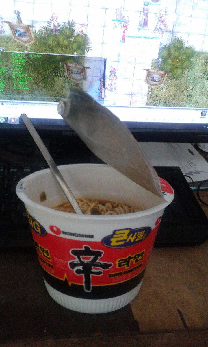 rhizokeel's tweet photo. Pampahype sa umaga #ymirRO #hot&spicyramyun https://t.co/4TLb133M3A