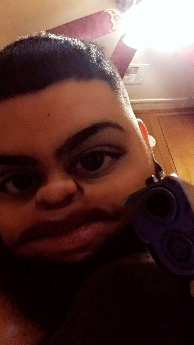 MannnyGee's tweet photo. Fuck tha fade , catch tha 30 . https://t.co/0jqQwjHN6o