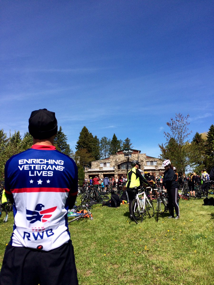 SoderquistRWB's tweet photo. 105 miles this weekend at @ZooDeMack. Great soup at @legsinn along shores of Lake Michigan with @TeamRWB https://t.co/aC6C6xEAbc