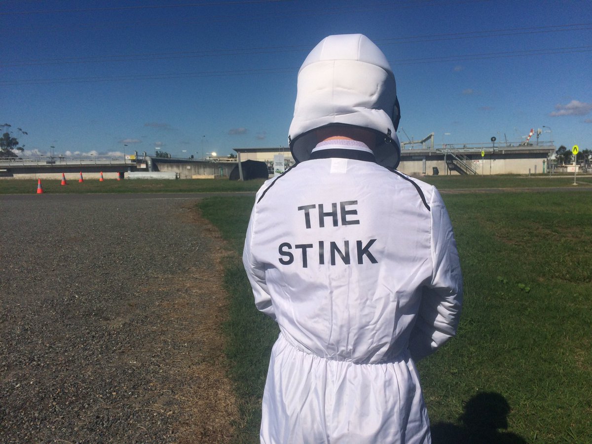 PhilWillmington's tweet photo. Guess who's driving Australia's first poo-powered car! https://t.co/PJWPksqeJR