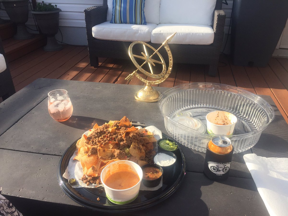 krisginyyc's tweet photo. When you love @BlancoYYC but you also love your patio... thanks @UberEATS for solving today's biggest problem https://t.co/OTl15nfh8r