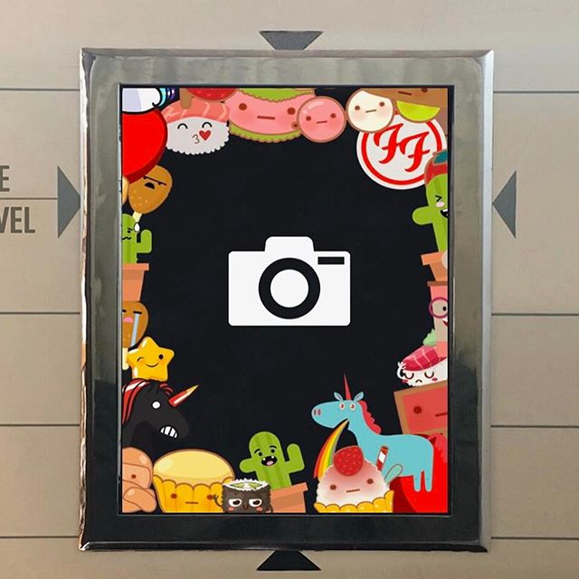 GrohlVeryGrohl's tweet photo. foofighters: Almost There...Are you ready? #FootoBooth 3�nio https://t.co/RatSLYCwmw #DaveGrohl https://t.co/jqvaSSdPhz