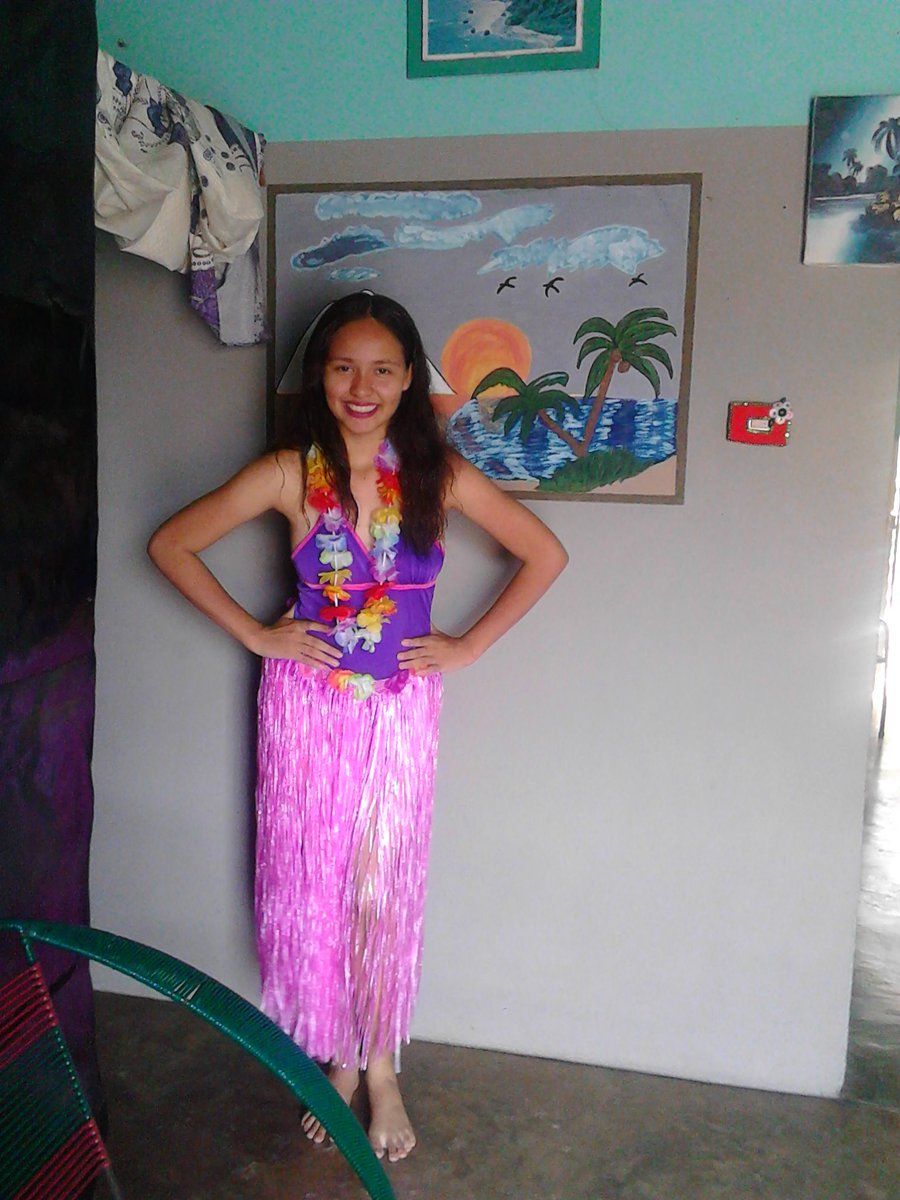 GrisellyFer13's tweet photo. #HAWAIANA https://t.co/pMQF1fYLoS