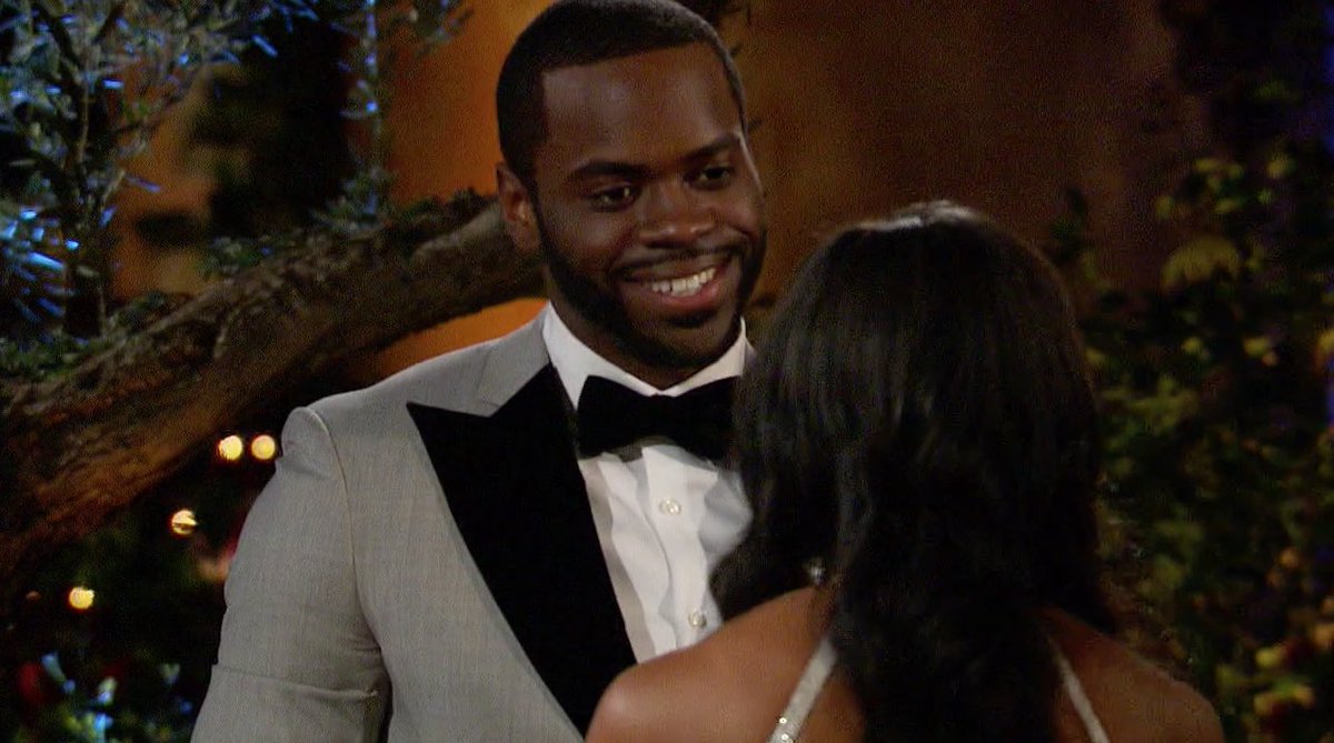 hehehe - Bachelorette 13 - Rachel Lindsay - Episode 1 - *Sleuthing Spoilers* - Page 12 DAeYzRNXcAEia8P