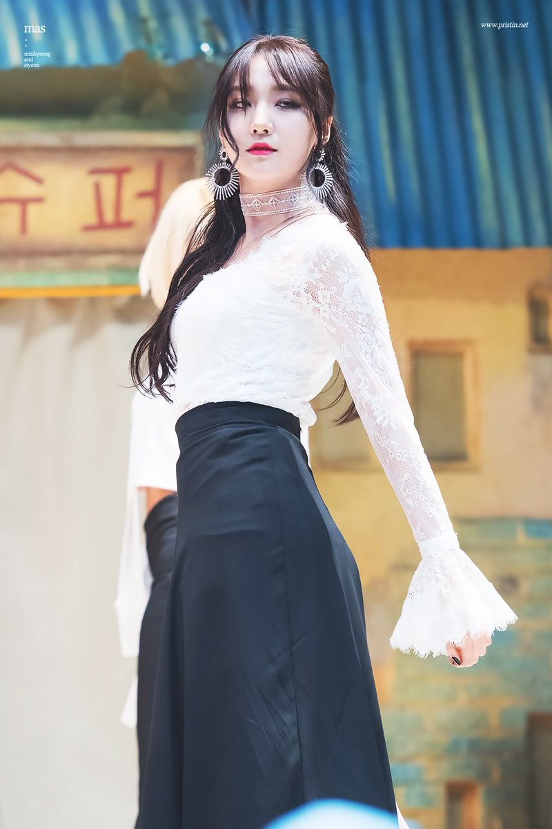 MAS_PLDZ's tweet photo. 170521 #Pristin 목동 팬싸인회
#프리스틴 #Roa #로아
@10_PRISTIN

오늘 하루도 로아 보며 힘내 힘내 예🎶

https://t.co/qg4TaOs1xM
https://t.co/SMKxkAvO9V https://t.co/AKWW7Lg0Oh
