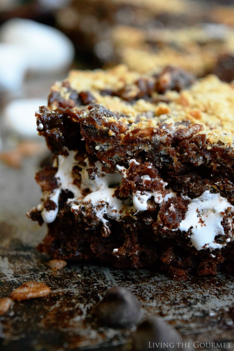 LTGfood's tweet image. {AD} Check out these Rice Krispies Brownie S&apos;mores ft. @ricekrispies on #LTG --&amp;gt; livingthegourmet.com/2017/05/rice-k… #TreatYourselfToSummer @Target