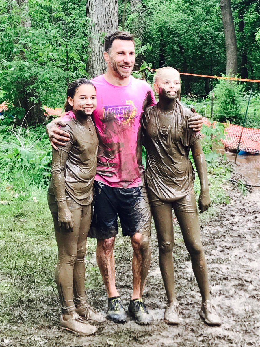 Global_PhyEd's tweet photo. Such a great time at the #Cancerassaultchallenge!!
#qpe in the community! https://t.co/CbvEwR51wv
