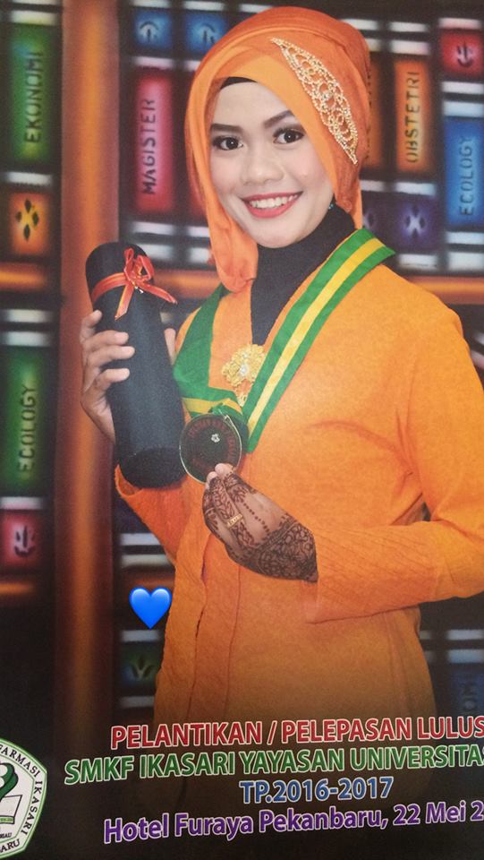 Happy Graduation Honey ♥ Semoga pencapaian ini bermanfaat ilmu nya dan berguna bagi nusa dan bangsa O:) <a href="/aprodeanofika_6/">Apro dea nofika</a>