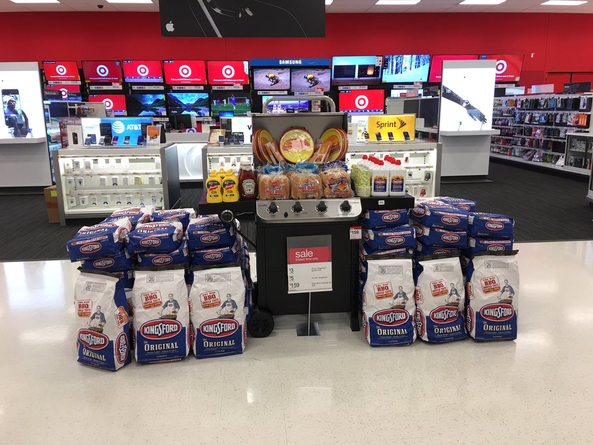 Great idea from Merch. Update this week! Says Memorial Day all over <a href="/wade_hopper/">Wade Hopper</a> <a href="/RachelleHiebing/">Rachelle Hiebing</a> <a href="/MSanchez195/">Maria Sanchez</a>