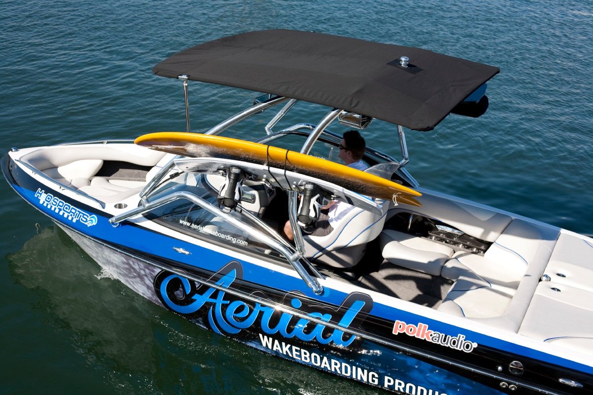 AWakeboarding's tweet photo. Throwing #shade doesn't have to be a bad thing...Aerial #Wakeboard #Tower #biminis help you stay cool. #lakelife https://t.co/IA76jTgJG7 https://t.co/KoiiRN9Roa