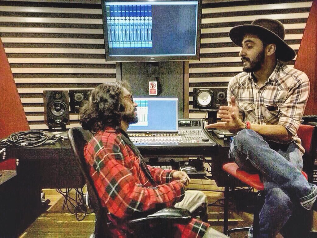 CapituloFin's tweet image. '¿Y si grabamos..?'