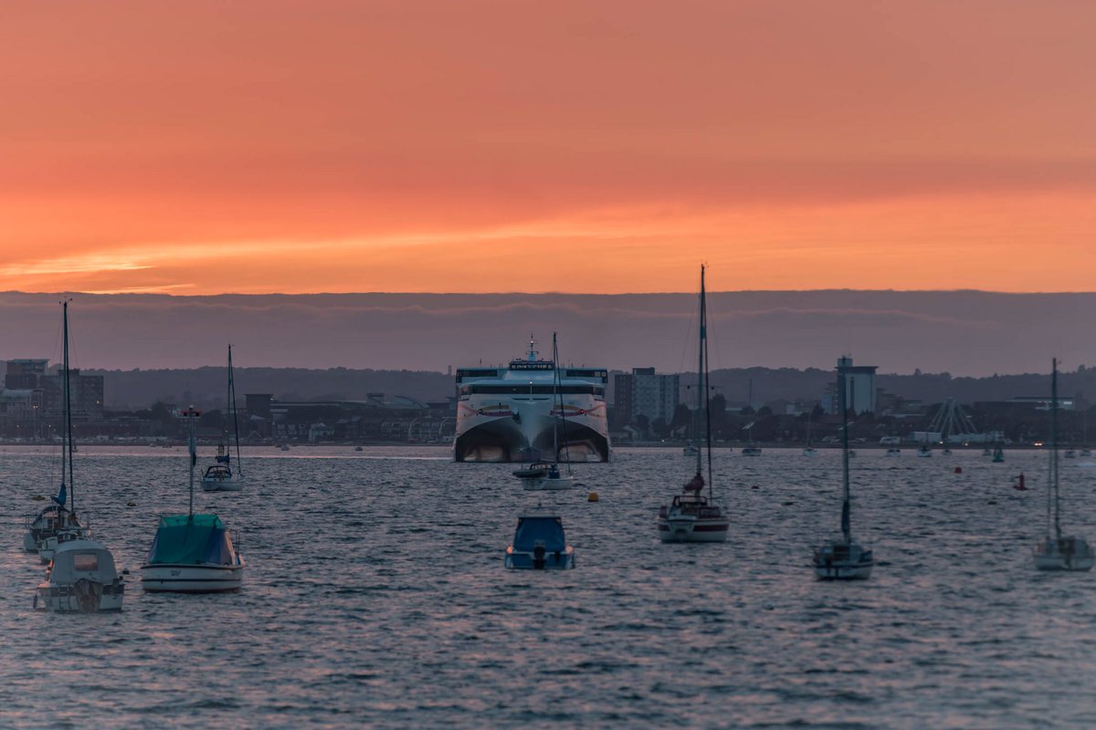 mikebatson5d's tweet photo. The #condorliberation leaving #Poole yesterday evening at #sunset #condorferries @Condor_Ferries @PoolePost https://t.co/EoSFVnlFJW