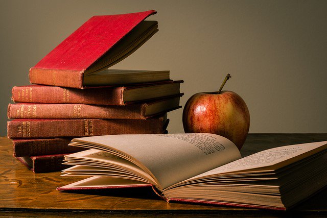 techedvocate's tweet photo. How to Save Time Lesson Planning, Grading This School Year https://t.co/NuOVAP6Rdy #edchat #edtech https://t.co/W3bFPHFwFW