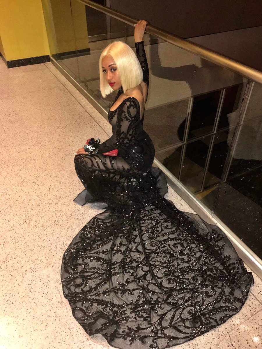 AdmireAmani_'s tweet photo. Them bitches hate when i come thru 😍 #Slay'17✨ https://t.co/RtwUtXaHX6