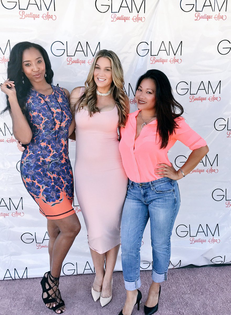 Crystallmc's tweet photo. #SMPMoms hanging out @glamboutiqueLA for #BalancedMom event π₯π https://t.co/r2GZTB6DC6