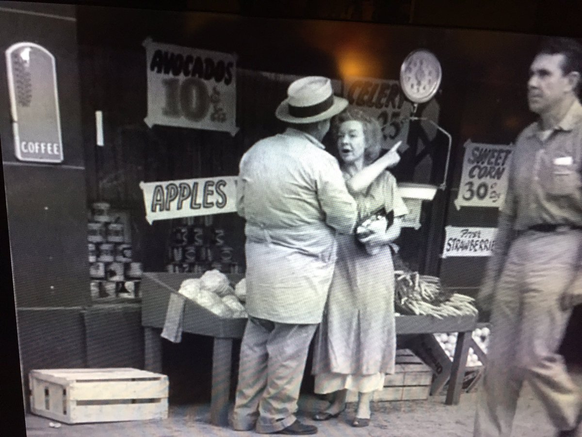 Jenn_Benn's tweet photo. 1960: avocados 10 cents each. #ClassicSigns https://t.co/vP9cf5jZPM