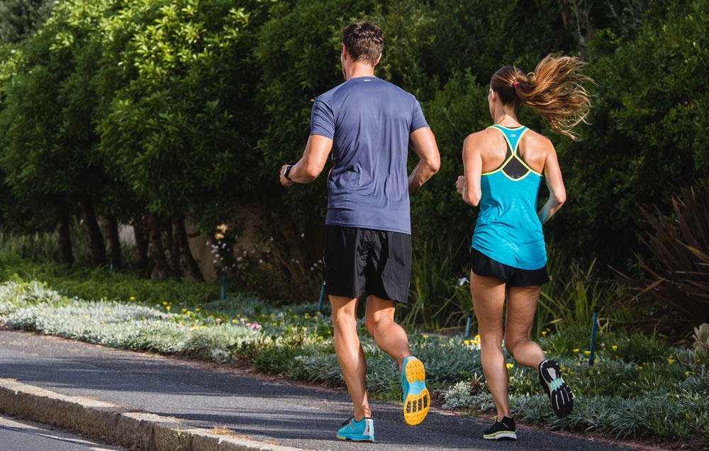 runnersworld's tweet photo. Q: How long should you warm up before a tough workout? A: https://t.co/RVsEMHY2vV https://t.co/C1FlJoaXRr