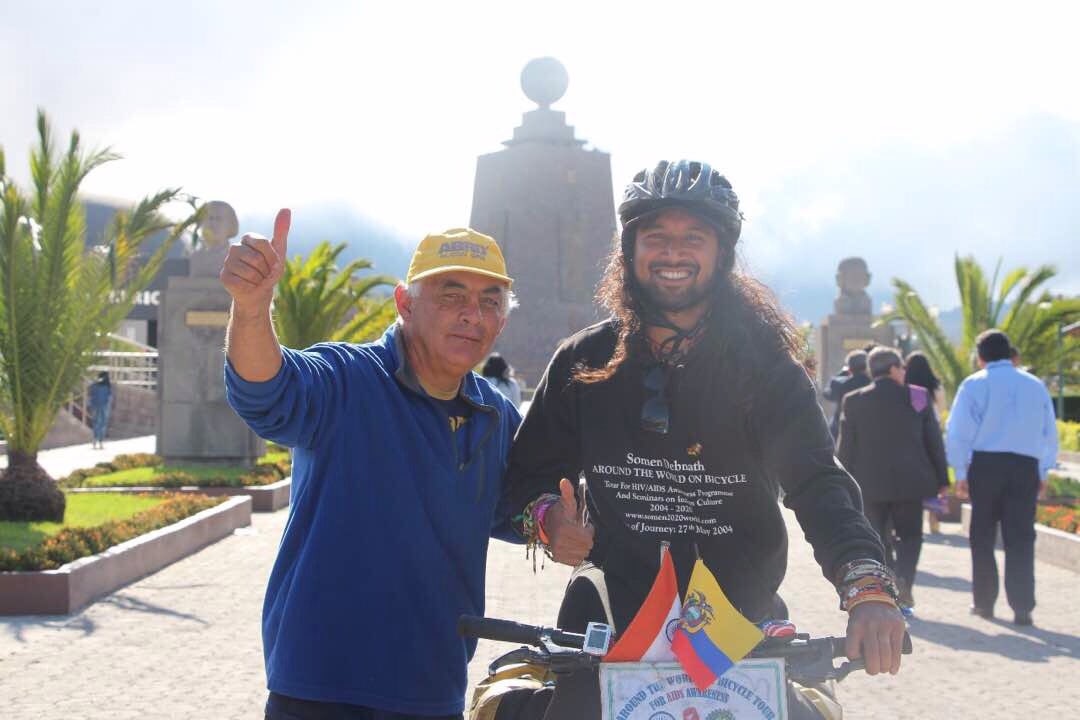 WorldSomen's tweet image. T – 21.05.2017. 3:00pm With Cobo family, visit #Equatorline #Quito #Ecuador: Almost 30 km #equatorlineinQuitoEcuador.  130 #WorldOnBicycle
