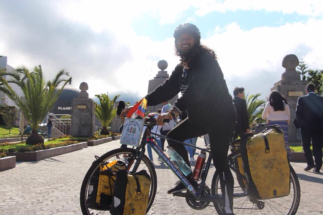 WorldSomen's tweet image. T – 21.05.2017. 3:00pm With Cobo family, visit #Equatorline #Quito #Ecuador: Almost 30 km #equatorlineinQuitoEcuador.  130 #WorldOnBicycle